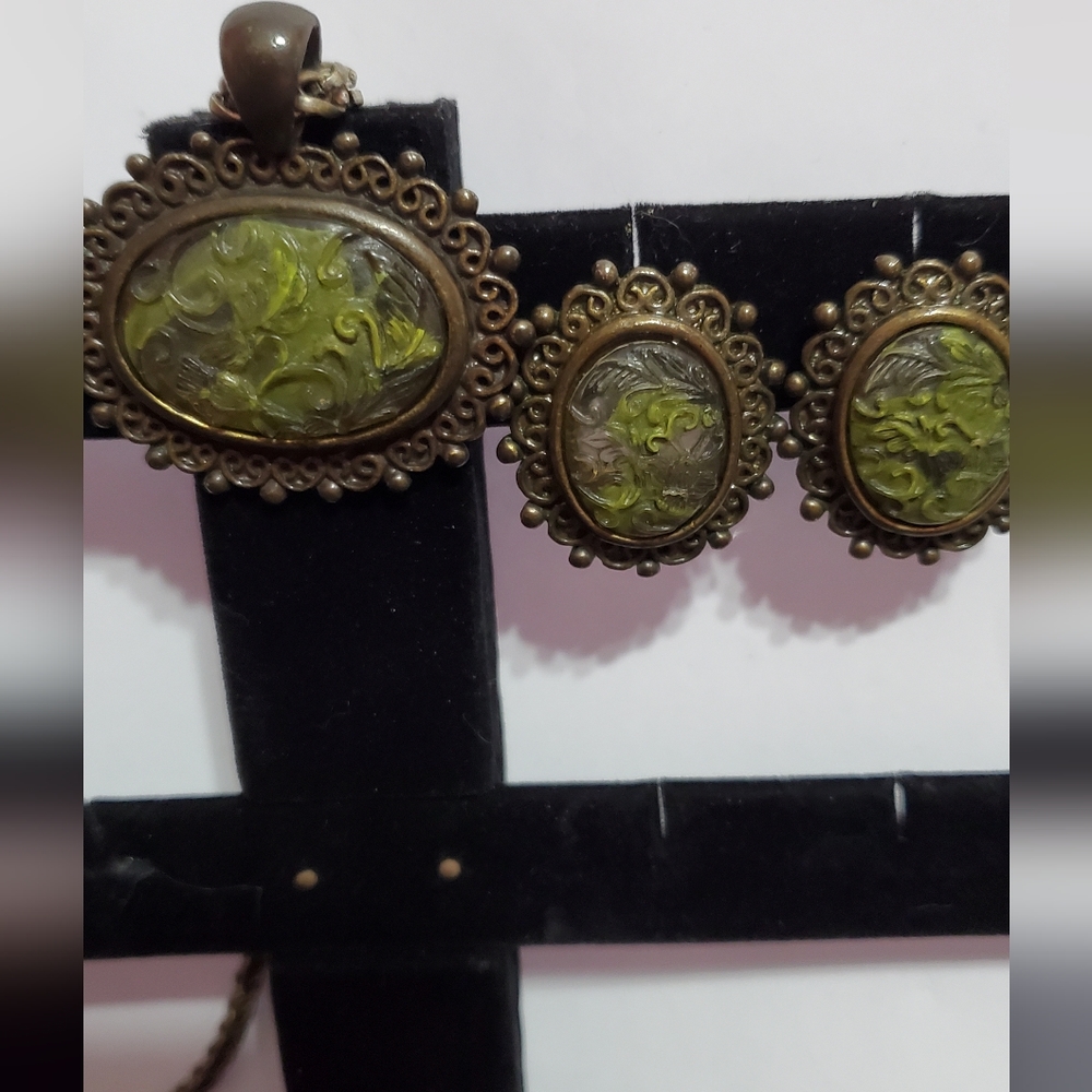 MX Signed Vintage copper faux carved green color pendant and post earrings